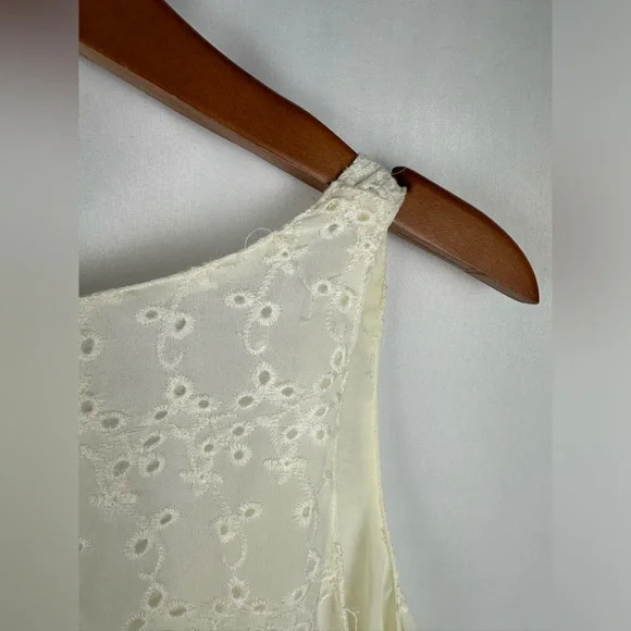 Sundance Eyelet Blouse - Picture 5 of 5